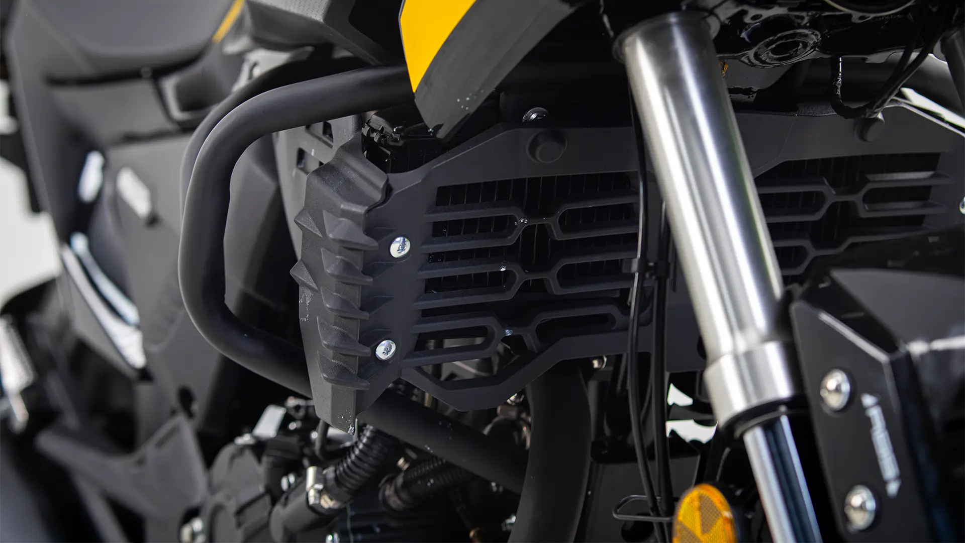 Suspensão e Freios — STORM200EFI